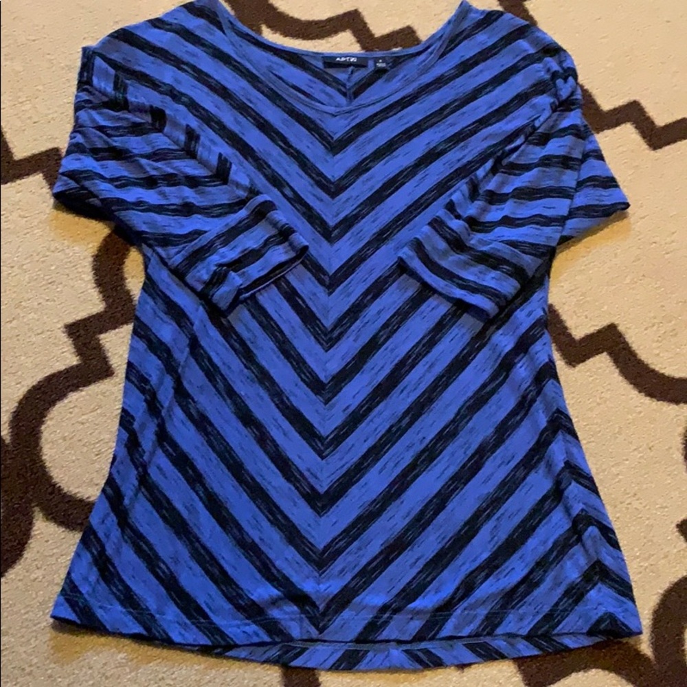 Apt 9 shirt- small